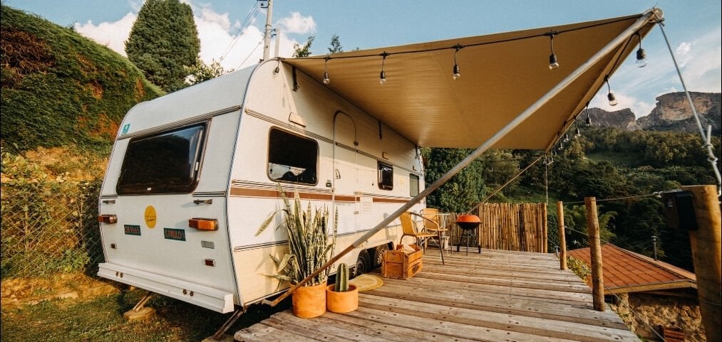 Karavanda Kötü Kokularla Savaş: 5 Pratik İpucu ve Jenovin Çözümleri